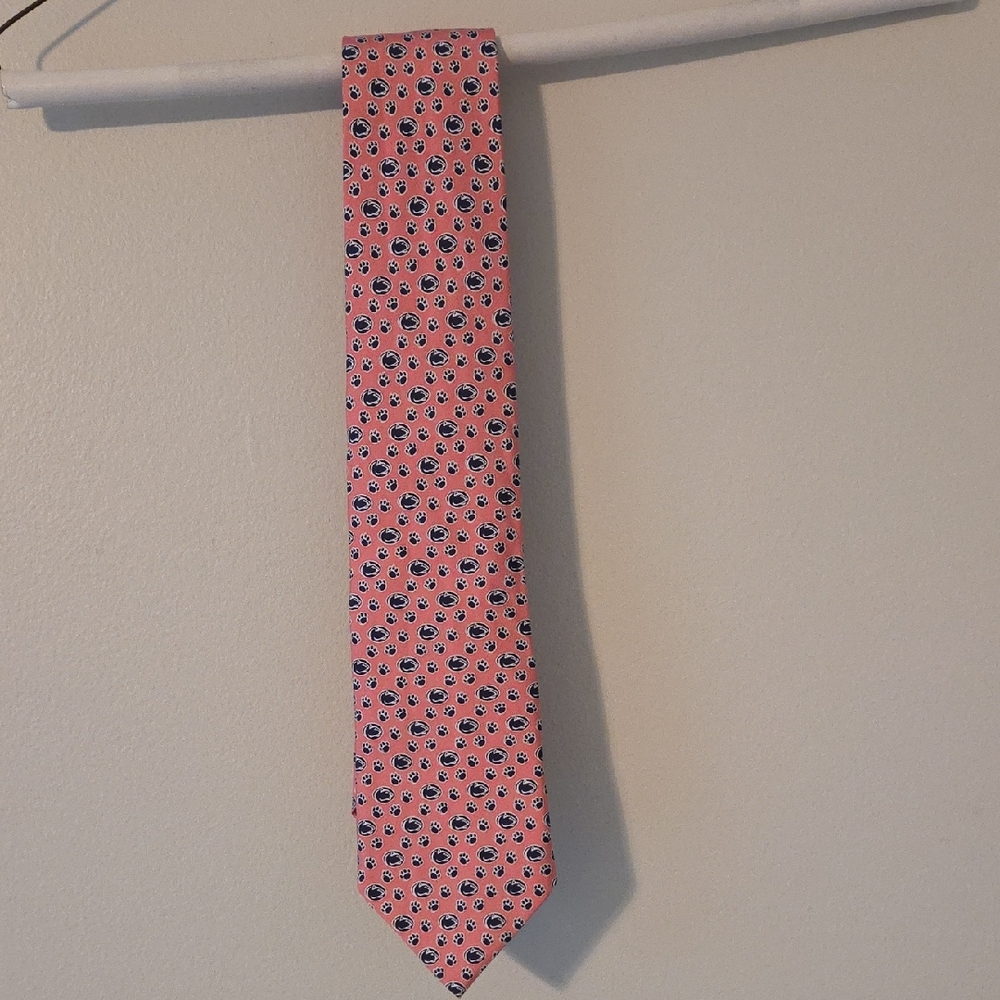 Vineyard Vines Penn State Pink and Blue Patterned Tie